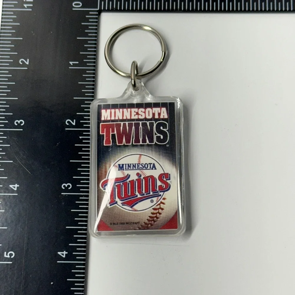 Minnesota‎ Twins Baseball Keychain MLB 1998 Wincraft Souvenir